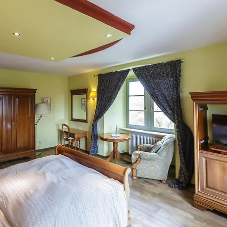 Schloss Neuburg Guest house *