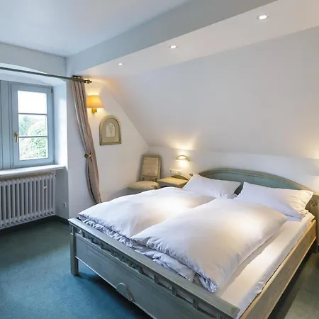 Guest house Schloss Neuburg *