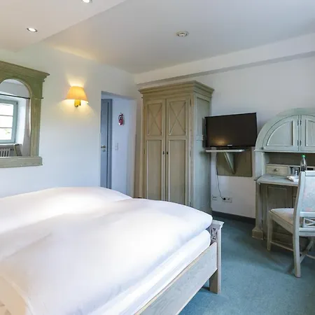 Guest house Schloss Neuburg *