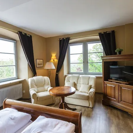 Schloss Neuburg Guest house