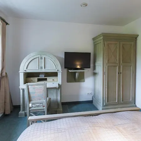 Schloss Neuburg Guest house